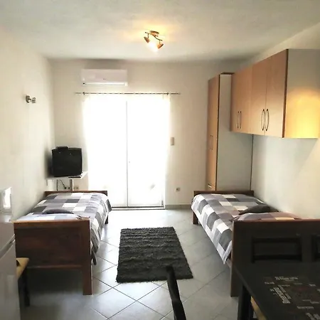 Apartments Ljubicic Podstrana Room photo