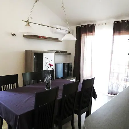 Apartments Ljubicic Podstrana Room photo