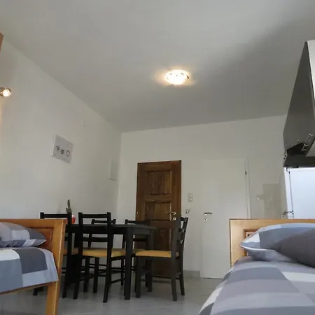 Apartments Ljubicic Podstrana Room photo