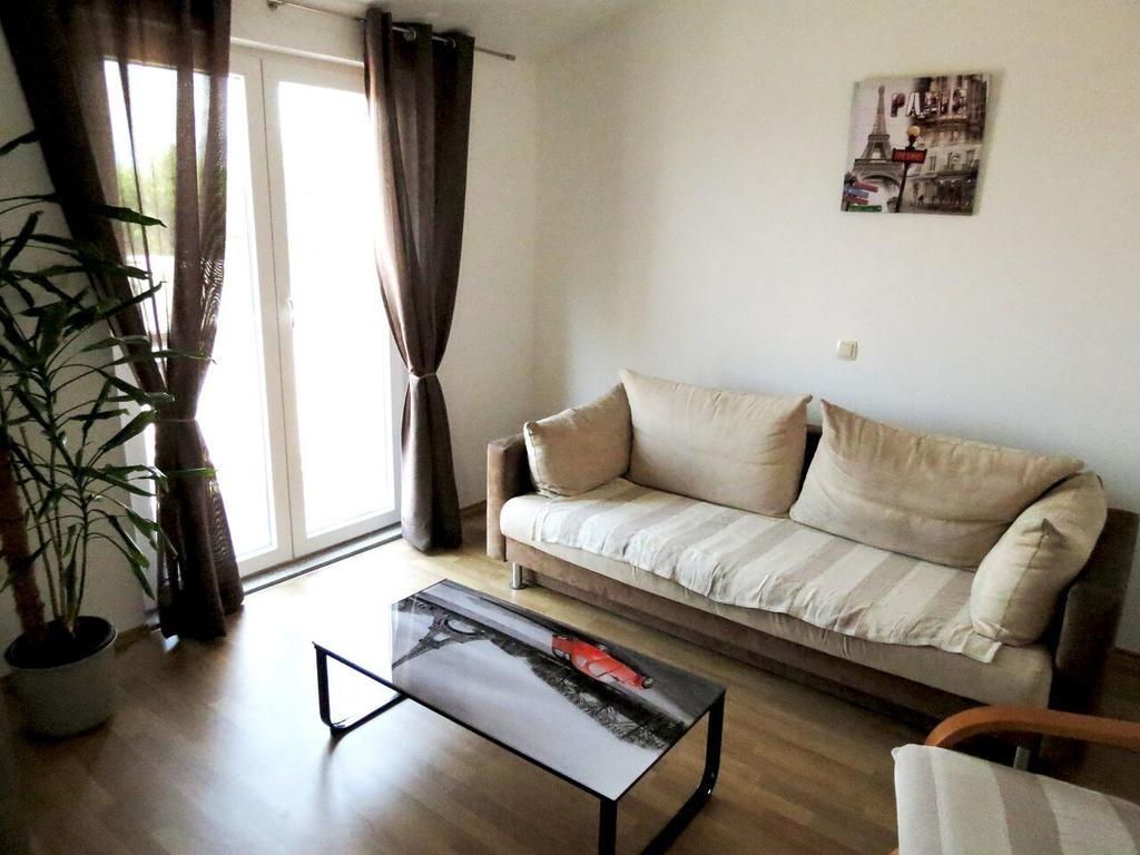 Ljubicic Apartment Podstrana